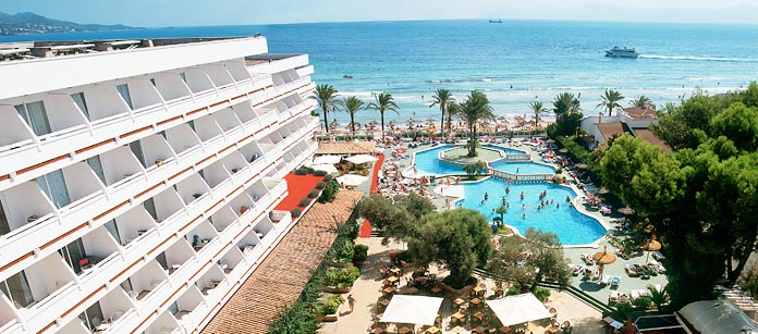 Tilbring ferien på et familiehotell.