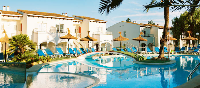 Tilbring ferien på et familiehotell.