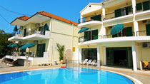 Konstantinos er et hotell for voksne.